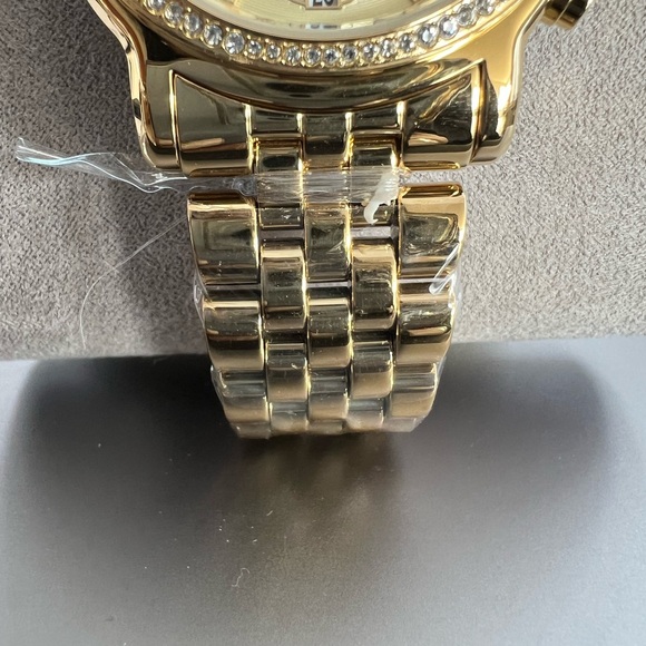 🔥NIB never used Michael Kors watch (gold) with Crystal face…It’s a showstopper! - Picture 6 of 7
